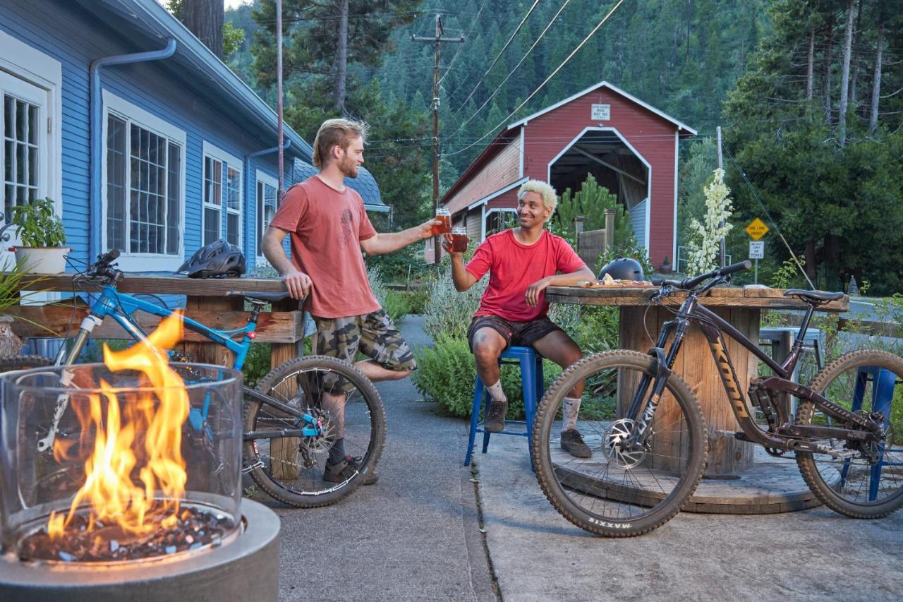 Westfir Lodge & Mountain Market Oakridge Exteriör bild