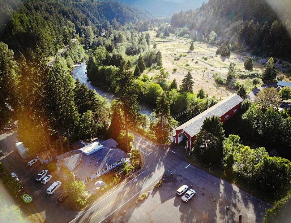 Westfir Lodge & Mountain Market Oakridge Exteriör bild